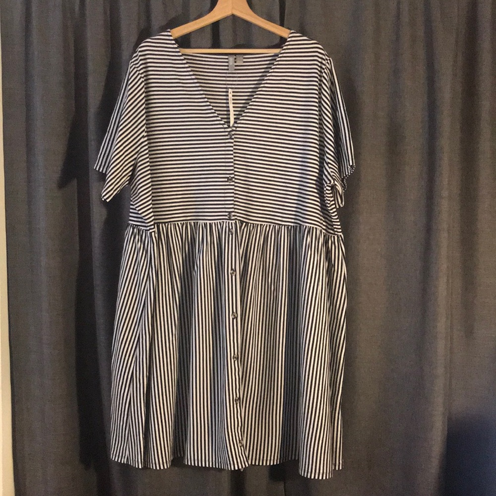 NWT ASOS CURVE SIZE 24 STRIPPED SKATER DRESS